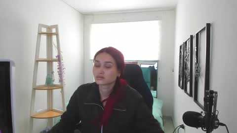 naomy online show from 10/22/25, 07:02