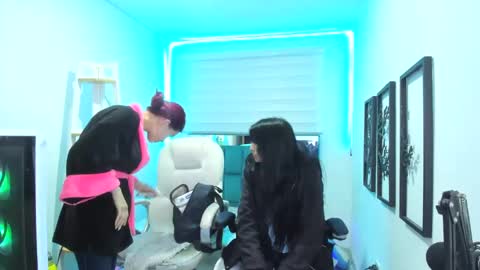 naomy online show from 10/28/25, 07:45