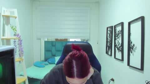 naomy online show from 12/17/25, 01:22