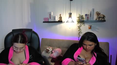 naomy online show from 05/13/26, 09:06
