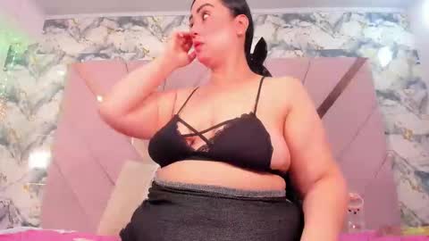 Snapshot of naomy_sexy_ chatting on 03/12/26, 10:27 Naomy online show from 03/12/26, 10:27