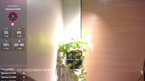 Snapshot of naomymonroe_ chatting on 01/25/25, 07:18 Naomy online show from 01/25/25, 07:18