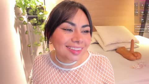 Snapshot of naomymonroe_ chatting on 02/01/25, 07:23 Naomy online show from 02/01/25, 07:23