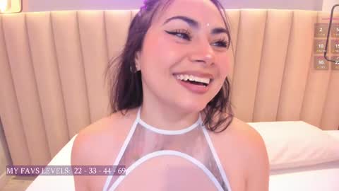Snapshot of naomymonroe_ chatting on 10/04/25, 09:46 Naomy online show from 10/04/25, 09:46