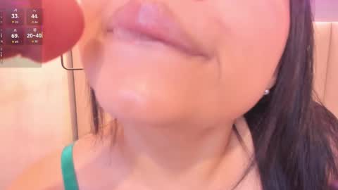 Naomy  online show from 11/13/25, 09:58