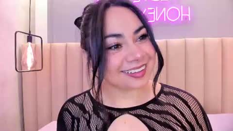 Naomy  online show from 06/10/26, 10:47