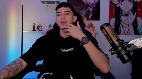 Snapshot of naranjo_seb chatting on 12/17/24, 05:07 sebastian online show from 12/17/24, 05:07