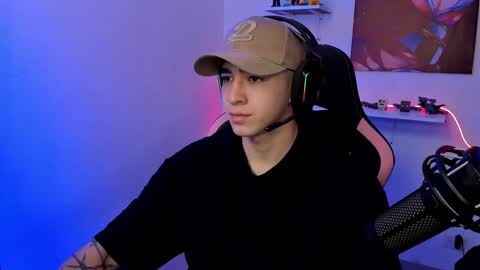 Snapshot of naranjo_seb chatting on 02/20/25, 05:07 sebastian online show from 02/20/25, 05:07