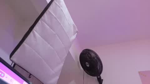 Nascary Fox online show from 11/30/25, 02:43