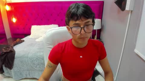 Snapshot of nash_kai11 chatting on 10/14/25, 06:42 NASH KAI online show from 10/14/25, 06:42