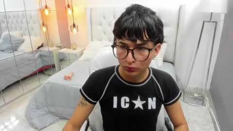 Snapshot of nash_kai11 chatting on 10/19/25, 05:24 NASH KAI online show from 10/19/25, 05:24