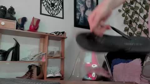 Snapshot of nasha__brown chatting on 12/16/25, 05:51 Nasha online show from 12/16/25, 05:51