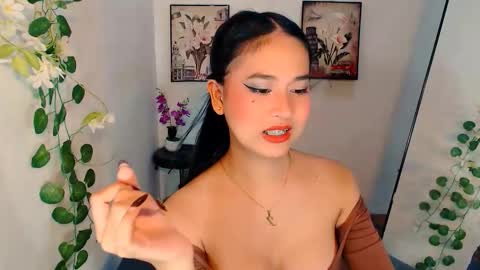 Snapshot of nashdiam chatting on 12/15/25, 03:16 nashdiam online show from 12/15/25, 03:16