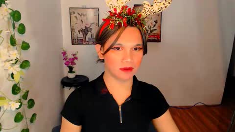 Snapshot of nashdiam chatting on 12/17/25, 09:21 nashdiam online show from 12/17/25, 09:21