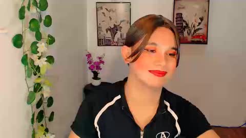 Snapshot of nashdiam chatting on 12/18/25, 03:40 nashdiam online show from 12/18/25, 03:40