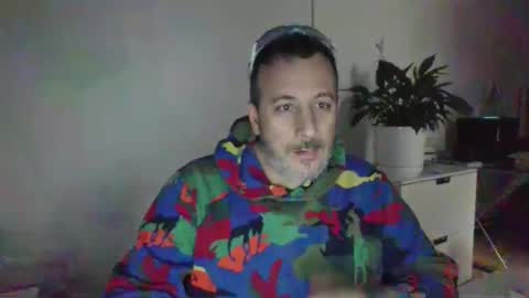 Snapshot of nassobout chatting on 10/25/25, 10:26 nassobout online show from 10/25/25, 10:26