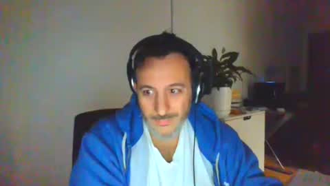 Snapshot of nassobout chatting on 12/03/25, 10:30 nassobout online show from 12/03/25, 10:30