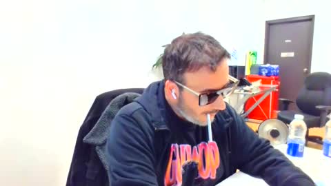 Snapshot of nassobout chatting on 02/05/26, 10:03 nassobout online show from 02/05/26, 10:03