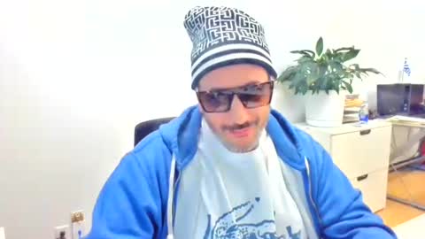 Snapshot of nassobout chatting on 02/12/26, 10:05 nassobout online show from 02/12/26, 10:05