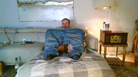 Snapshot of nassobout chatting on 02/14/26, 01:46 nassobout online show from 02/14/26, 01:46