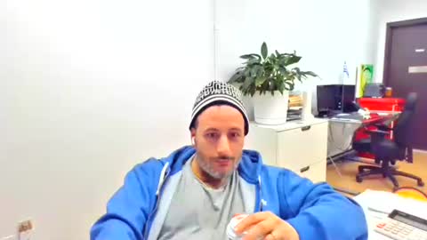 Snapshot of nassobout chatting on 02/21/26, 11:28 nassobout online show from 02/21/26, 11:28