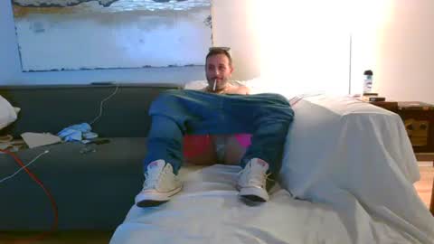 Snapshot of nassobout chatting on 02/25/26, 04:00 nassobout online show from 02/25/26, 04:00