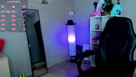 Snapshot of nastasya_cute chatting on 12/23/25, 01:36 Nastya online show from 12/23/25, 01:36