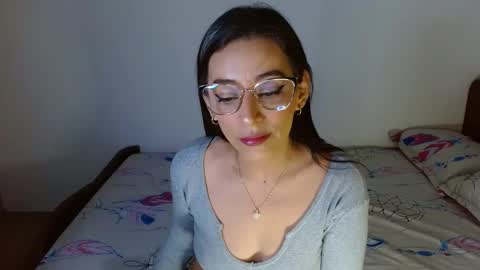 Snapshot of nat4youlove chatting on 12/16/24, 01:10 nathalia online show from 12/16/24, 01:10