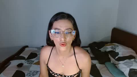 Snapshot of nat4youlove chatting on 12/29/24, 11:18 nathalia online show from 12/29/24, 11:18