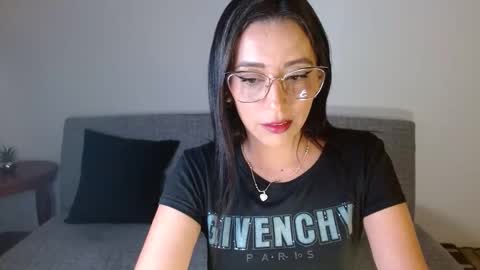 Snapshot of nat4youlove chatting on 01/19/25, 02:47 nathalia online show from 01/19/25, 02:47