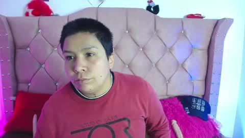 nat_evans8 online show from 05/05/26, 10:51