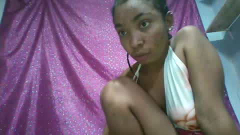 natacha315 online show from 12/18/25, 06:47