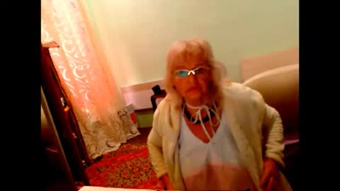 natali online show from 10/22/25, 07:52