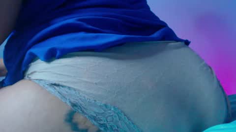 Snapshot of natalia_33 chatting on 02/16/25, 03:58 Natalia online show from 02/16/25, 03:58