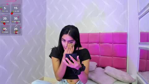 Snapshot of natalia_aguirre chatting on 02/04/25, 12:22 Naty online show from 02/04/25, 12:22