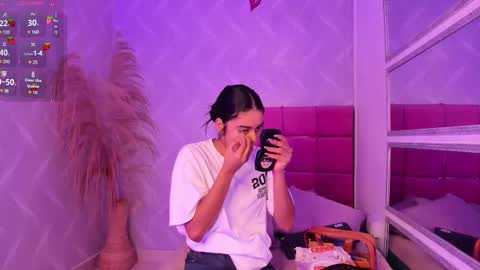Snapshot of natalia_aguirre chatting on 02/28/25, 12:20 Naty online show from 02/28/25, 12:20