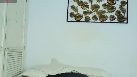 Snapshot of natalia_aguirre chatting on 09/13/25, 12:05 Naty online show from 09/13/25, 12:05
