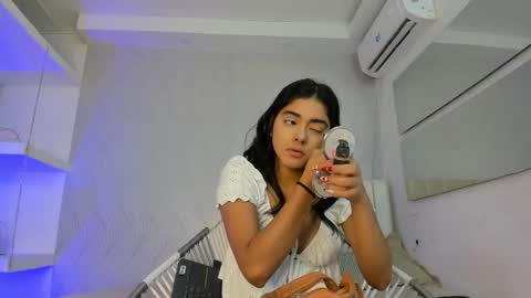 Snapshot of natalia_aguirre chatting on 09/29/25, 12:21 Naty online show from 09/29/25, 12:21