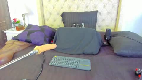 Snapshot of natalia_collinslim chatting on 02/22/25, 04:18 Natalia online show from 02/22/25, 04:18