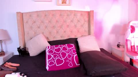 Snapshot of natalia_collinslim chatting on 10/08/25, 03:26 Natalia online show from 10/08/25, 03:26