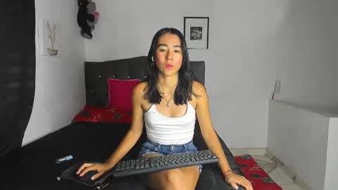 Snapshot of nataliaa05 chatting on 02/03/25, 10:32 Nati online show from 02/03/25, 10:32