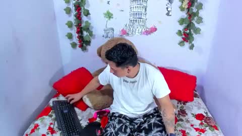 Snapshot of nataliaandjulliam chatting on 11/24/25, 04:56 nataliaandjulliam online show from 11/24/25, 04:56