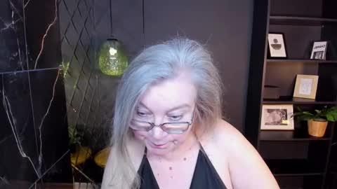 Snapshot of natalicloud chatting on 02/17/26, 01:18 NataliCloud online show from 02/17/26, 01:18