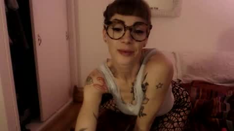 Natalie Six online show from 11/23/25, 08:03