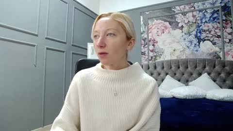 Snapshot of natalie_bitton chatting on 12/28/24, 08:58 Natalie online show from 12/28/24, 08:58