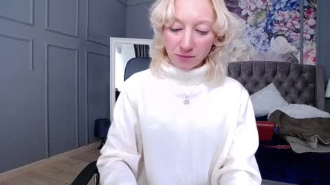 Snapshot of natalie_bitton chatting on 01/21/25, 07:47 Natalie online show from 01/21/25, 07:47