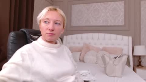 Snapshot of natalie_bitton chatting on 01/08/26, 10:06 Natalie online show from 01/08/26, 10:06