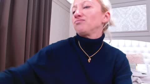 Snapshot of natalie_bitton chatting on 01/13/26, 09:36 Natalie online show from 01/13/26, 09:36
