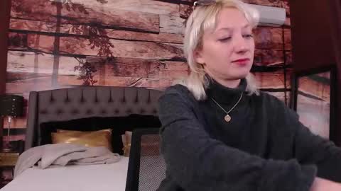 Snapshot of natalie_bitton chatting on 01/15/26, 12:10 Natalie online show from 01/15/26, 12:10