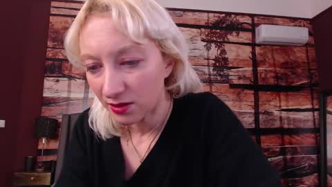 Snapshot of natalie_bitton chatting on 01/16/26, 12:53 Natalie online show from 01/16/26, 12:53